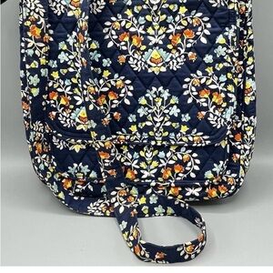 Vintage O0s 'Vera Bradley' RETIRED Blue
Flowers Crossbody Bag